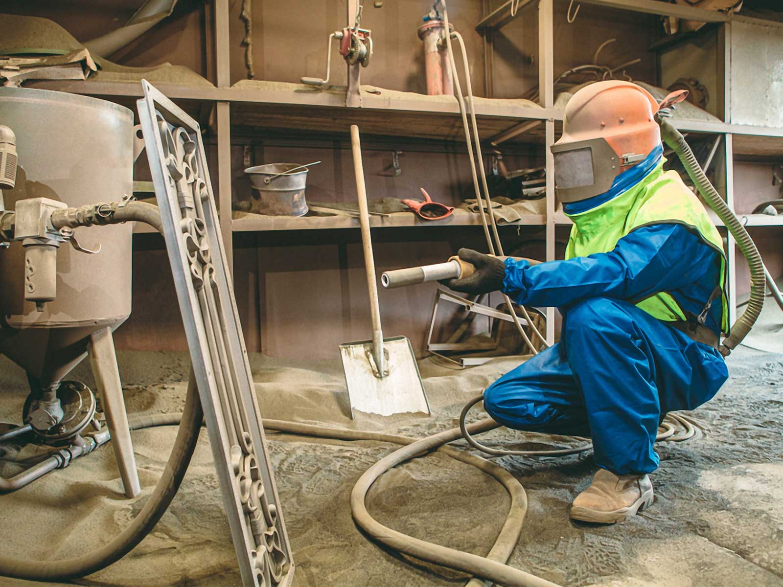 Sandblasting Gun: Types, Uses, How to Choose Abrasives, and Safety