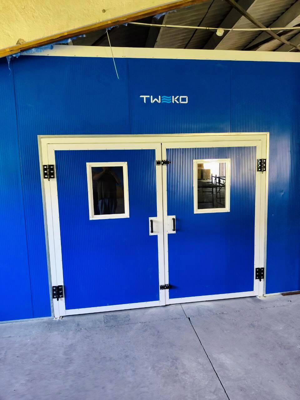 Lakovací kabina pro výrobce dřevěných židlí a stolů — TOV «Aliance Pak»