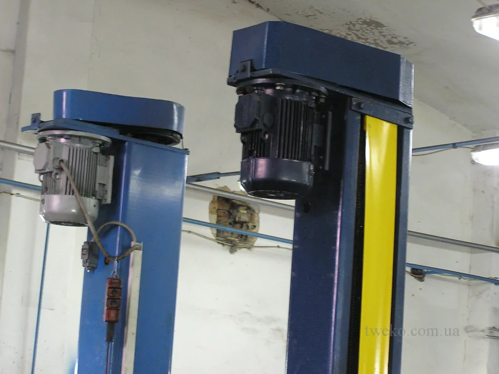 Lifting mechanisms