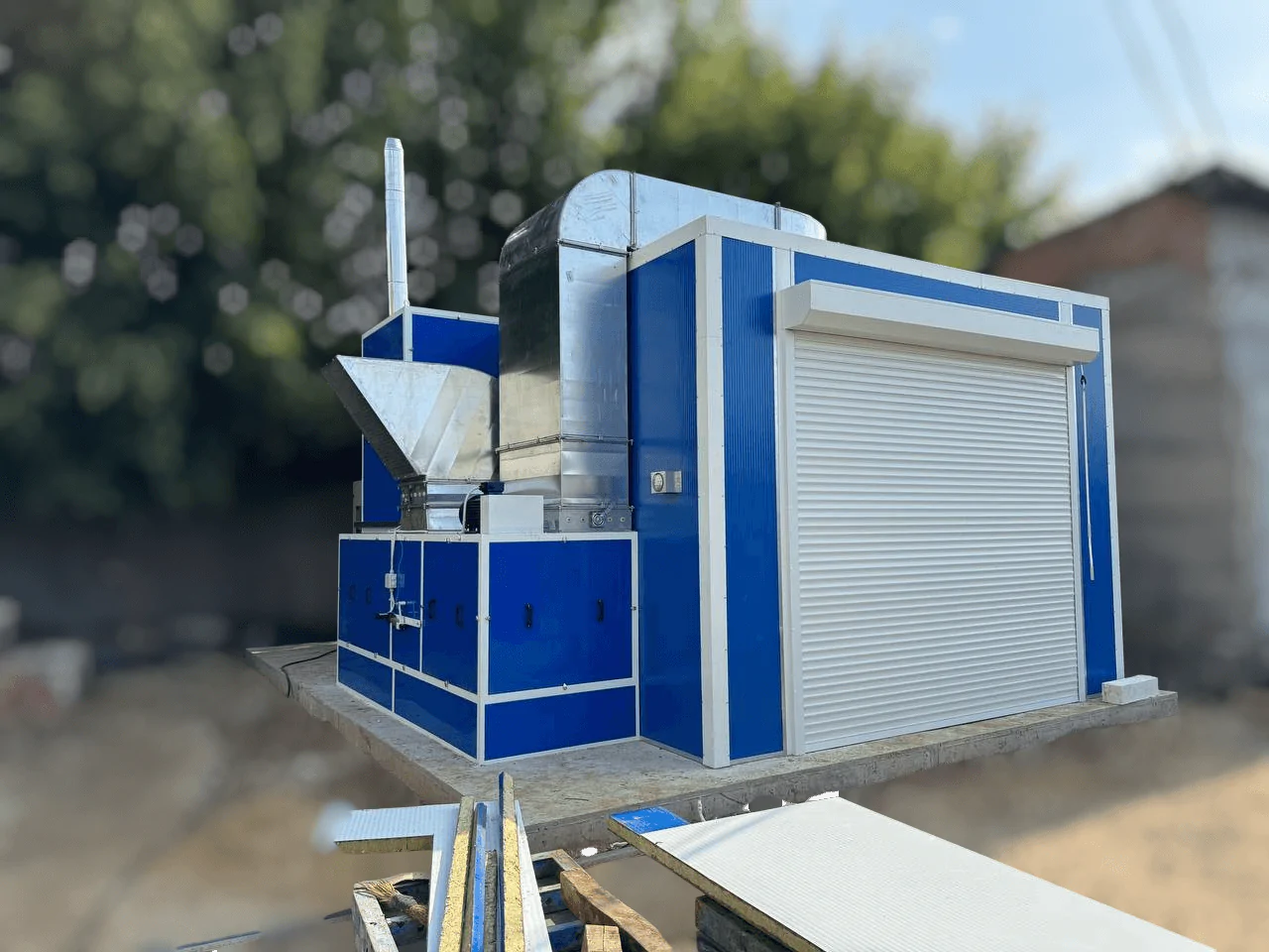 Industrial Paint Booth for Defense Sector Automotive Equipment